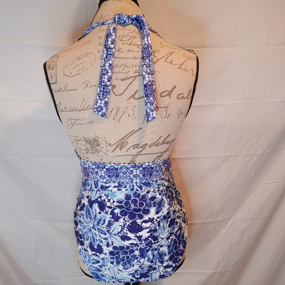 Azura Blue & White Floral Plunging Neckline Halter One-Piece Swimsuit Size 8 - Picture 3 of 13